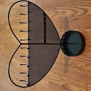 Black Metal Heart Shaped Jewelry Organizer